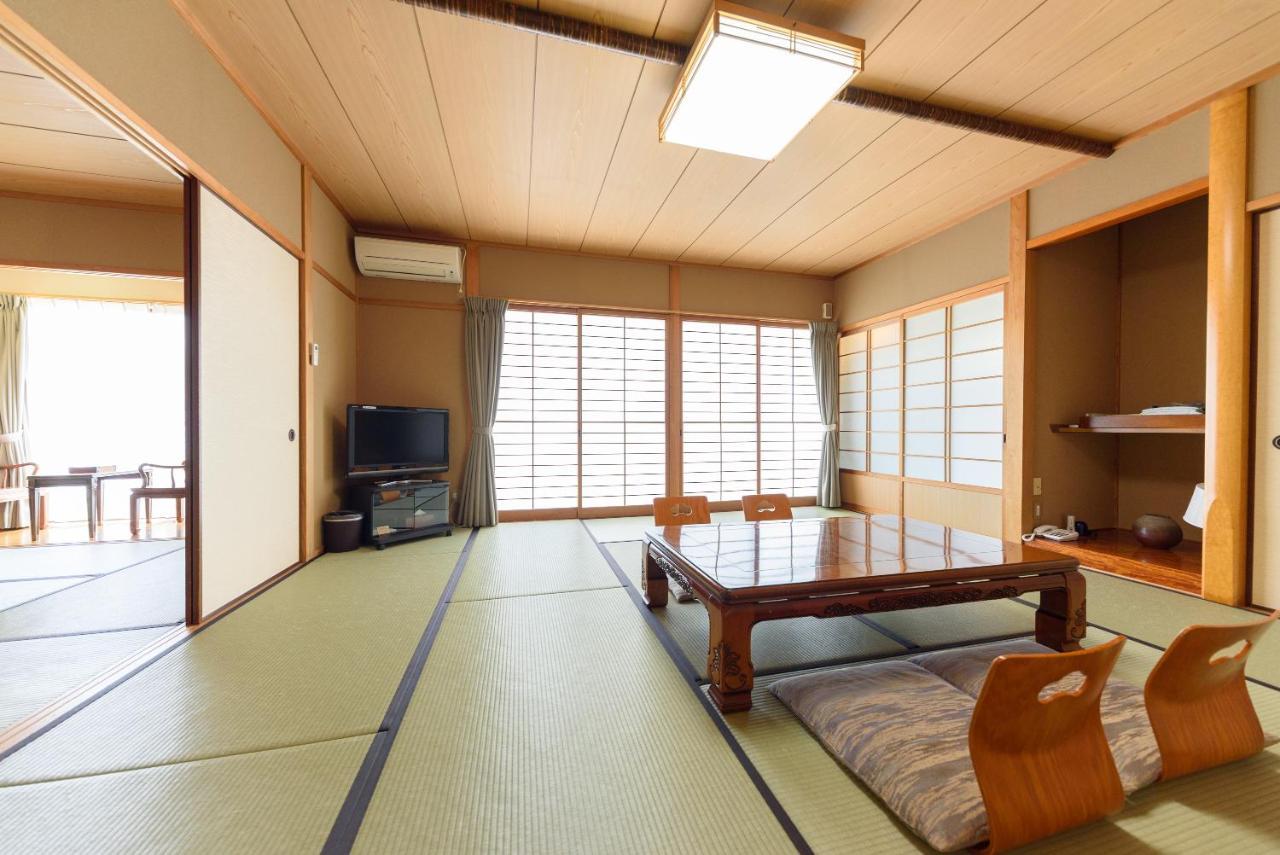 Yufuin Onsen Tsukanoma Ruang foto